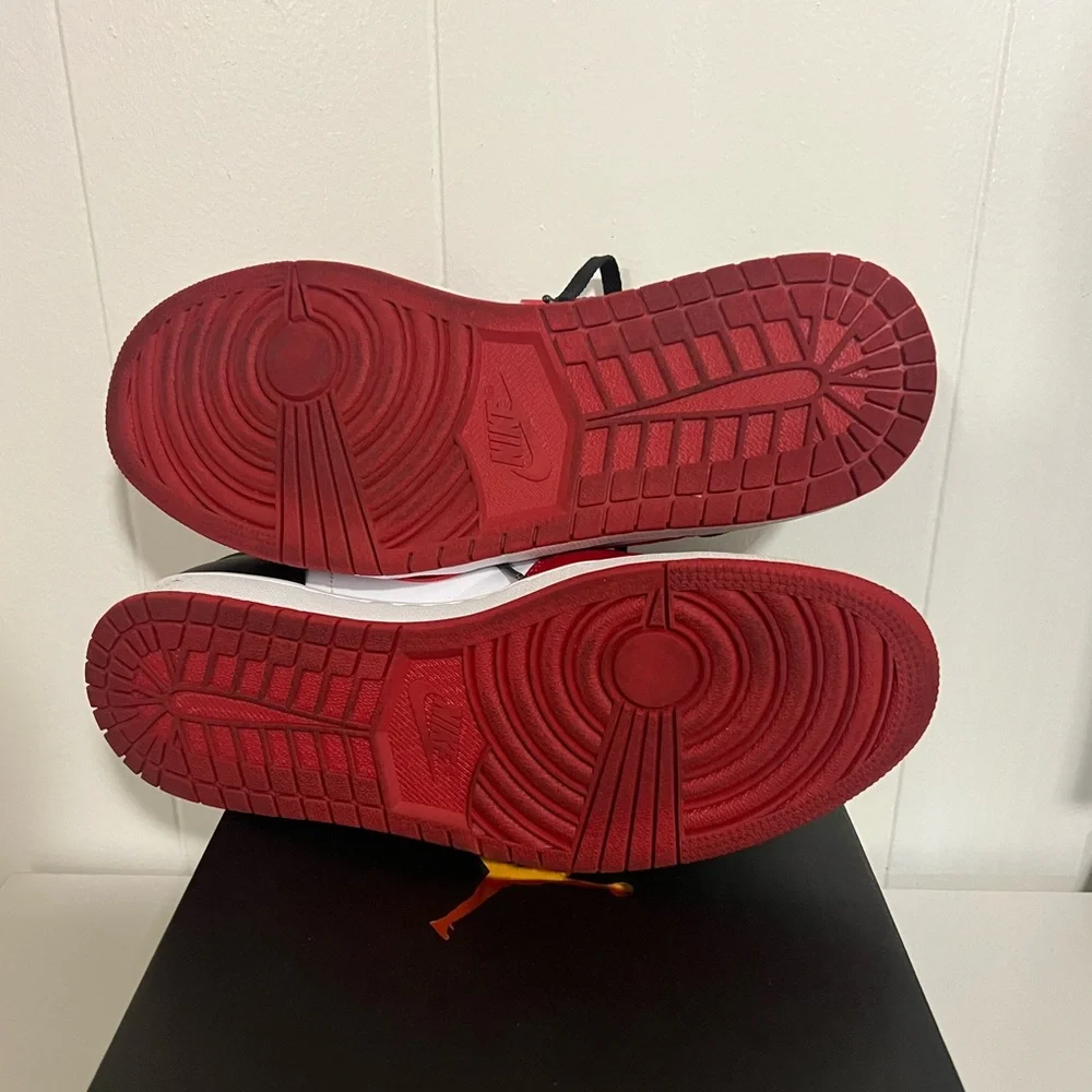 Jordan Low Top Sneakers Red Black White